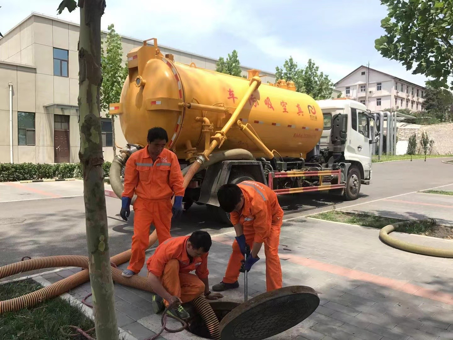 定安化粪池清理与5-8吨吸粪车施工效率分析